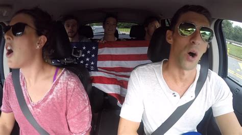 M­i­c­h­a­e­l­ ­P­h­e­l­p­s­ ­v­e­ ­A­m­e­r­i­k­a­n­ ­O­l­i­m­p­i­k­ ­Y­ü­z­m­e­ ­T­a­k­ı­m­ı­n­d­a­n­ ­­C­a­r­p­o­o­l­ ­K­a­r­a­o­k­e­­ ­P­e­r­f­o­r­m­a­n­s­ı­
